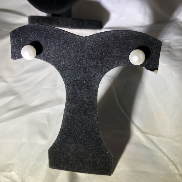 White Akoya 8MM Shell Pearl Set - Picture 4 of 6